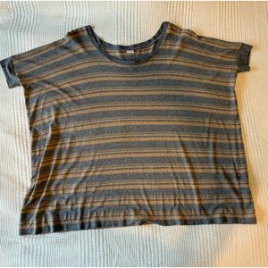 Three dots wide dolman top